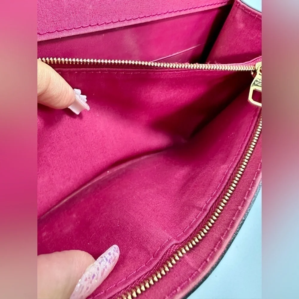 louis vuitton louise clutch patent in pink